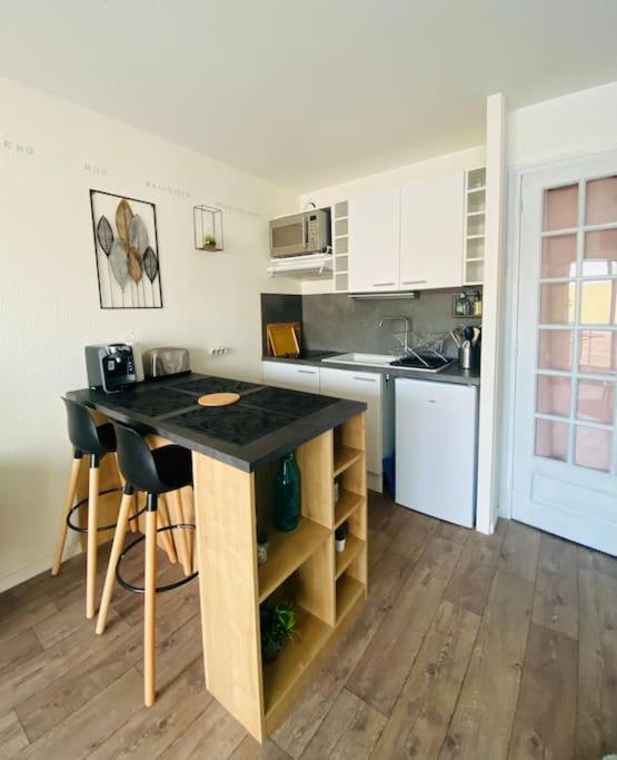 Studio Entre Mer Et Dunes Avec Balcon Vue Laterale Mer 50M Plage Pour 3 Pers Wifi Menage Compris Fort-Mahon-Plage Ngoại thất bức ảnh